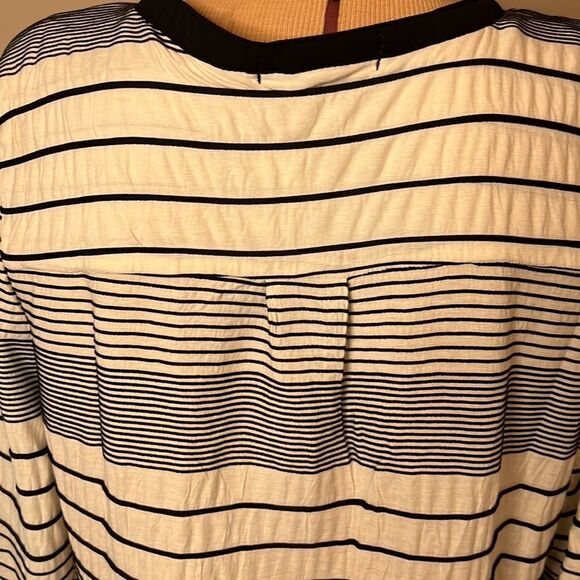 NWT Sanctuary Black and White Stripe Tunic Blouse - Size Medium - Picture 9 of 11